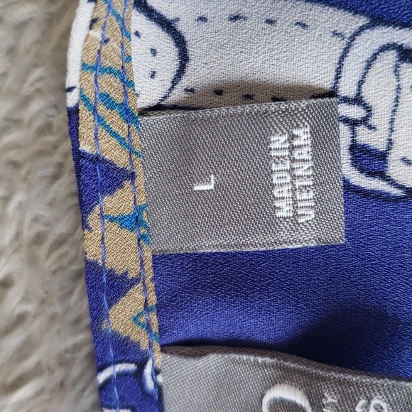 Soho Jeans. Unique Elegant Blue Chain/Belt & Floral Print Women's Top Size L - Picture 14 of 16